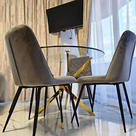 Evergreen Apartment4 *