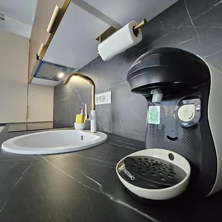 Evergreen Apartment4 *